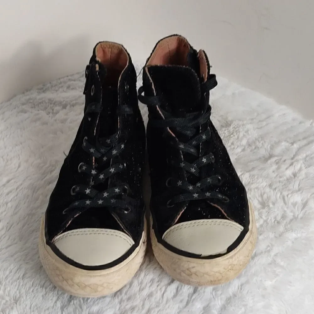 Converse these black